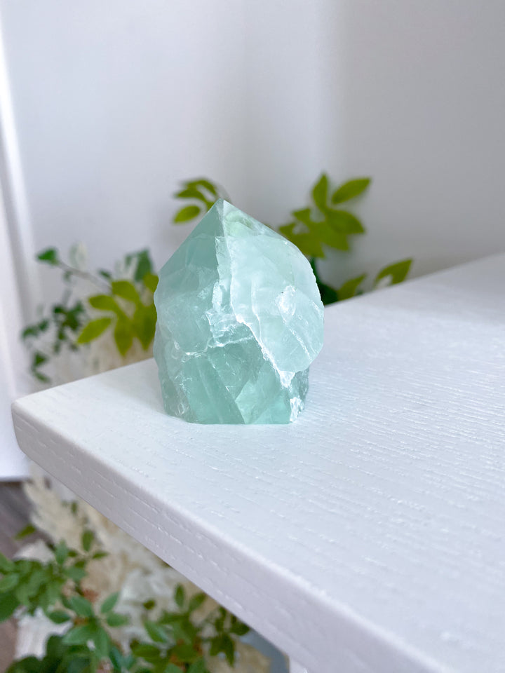Minty Green Fluorite Tower Point - Balance - Intellect - Protection - Aura Cleanse - Communication - Visions