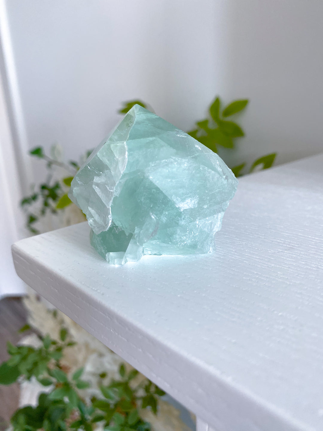 Minty Green Fluorite Tower Point - Balance - Intellect - Protection - Aura Cleanse - Communication - Visions