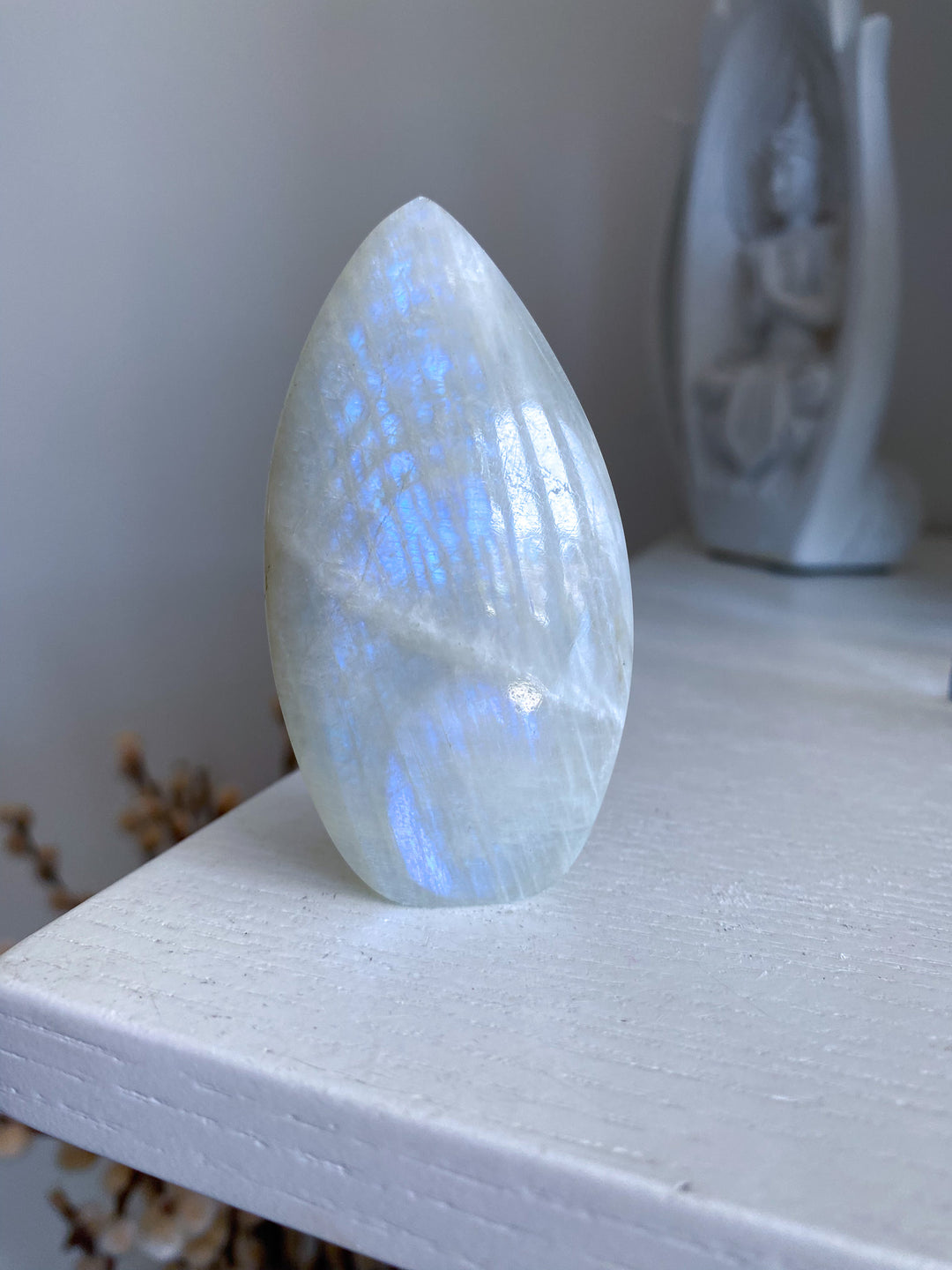 Narrow Blue Flash Moonstone Flame 