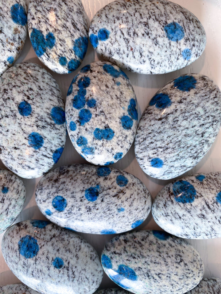 Blueberry Quartz Palm (K2, Azurite)