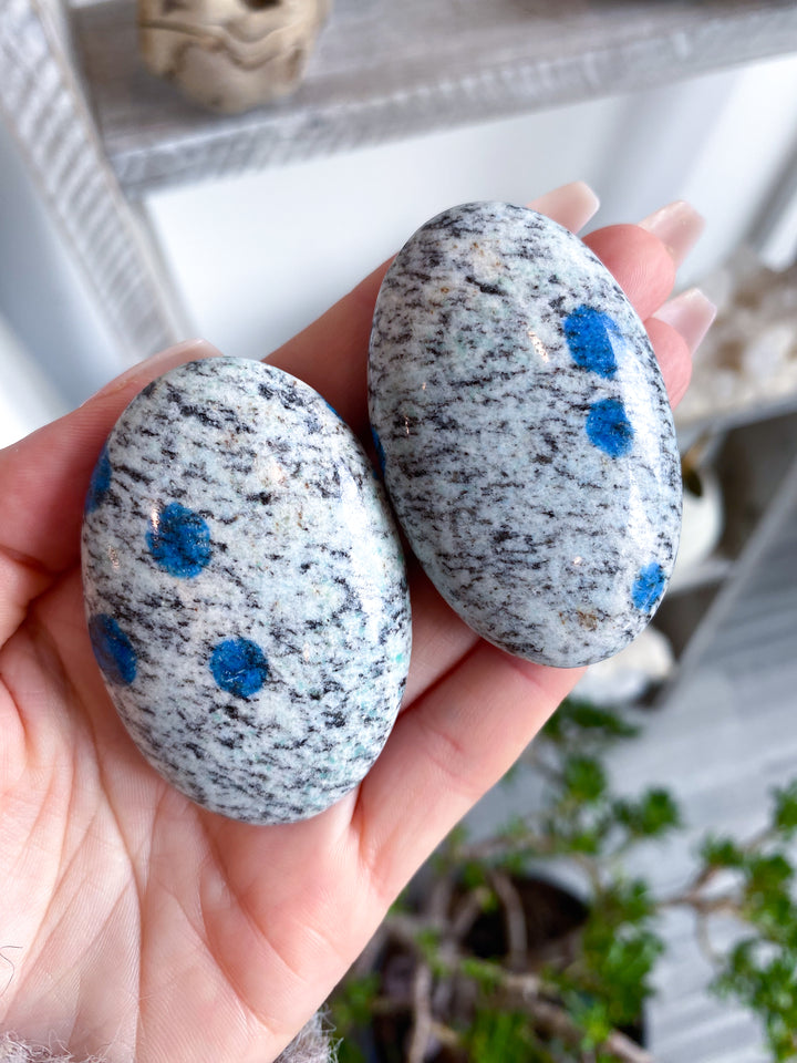 Blueberry Quartz Palm (K2, Azurite)