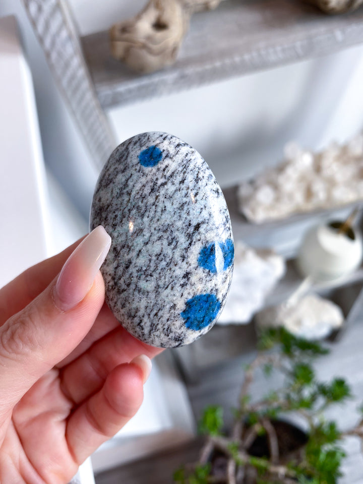 Blueberry Quartz Palm (K2, Azurite)