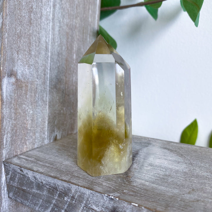 Lemon Topaz Tower Obelisk - Slight Chip