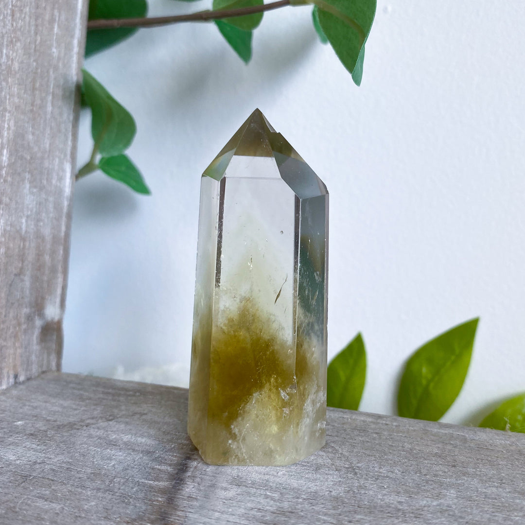 Lemon Topaz Tower Obelisk - Slight Chip