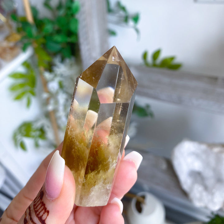 Lemon Topaz Tower Obelisk - Slight Chip