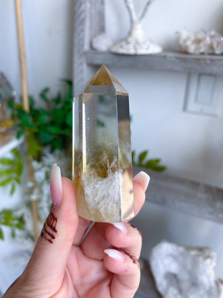 Lemon Topaz Tower Obelisk - Slight Chip