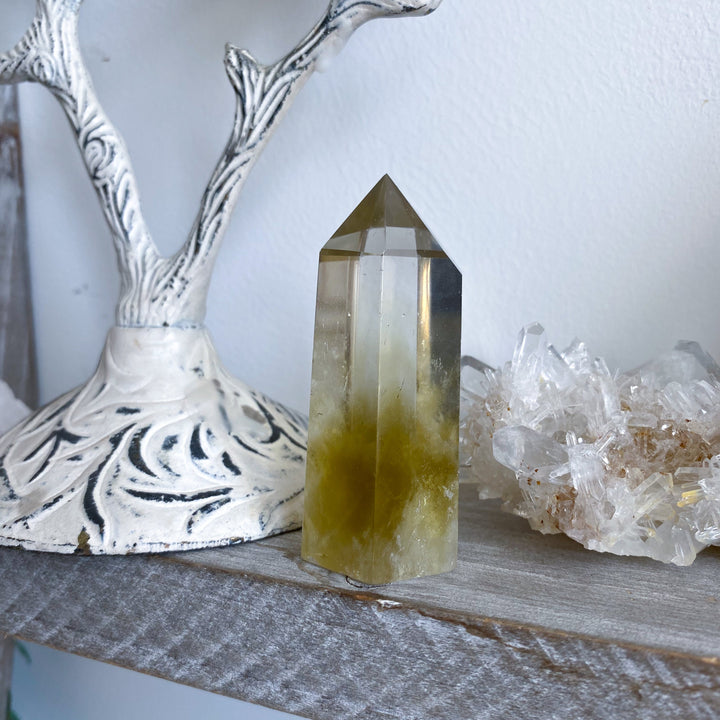 Lemon Topaz Tower Obelisk - Slight Chip