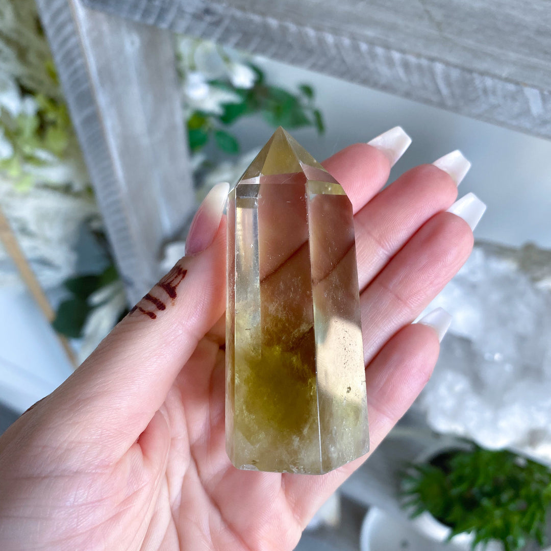 Lemon Topaz Tower Obelisk - Slight Chip