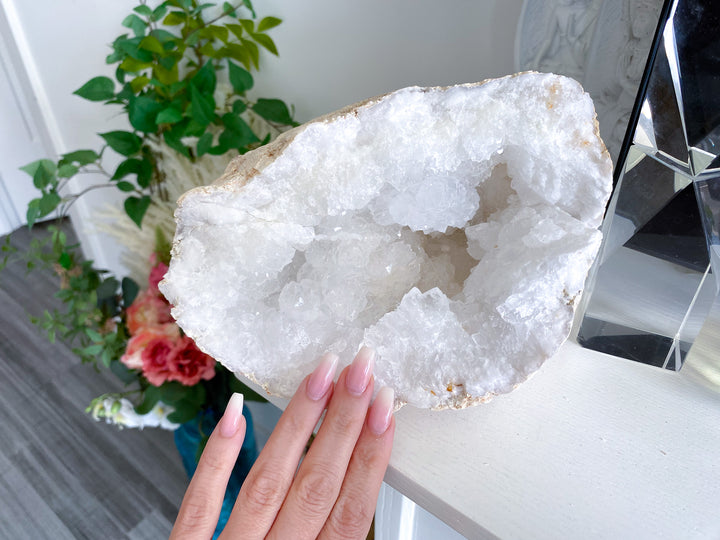 7lb+ GIANT White Calcite Geode 