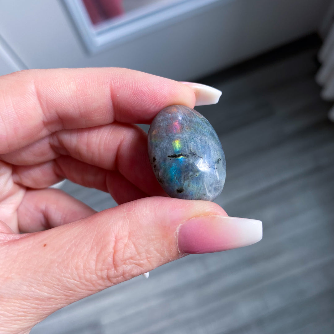 Small, Flashy Sunset Labradorite Pebble Stone