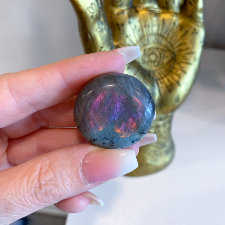 Flashy Sunset Labradorite Pebble Stone 