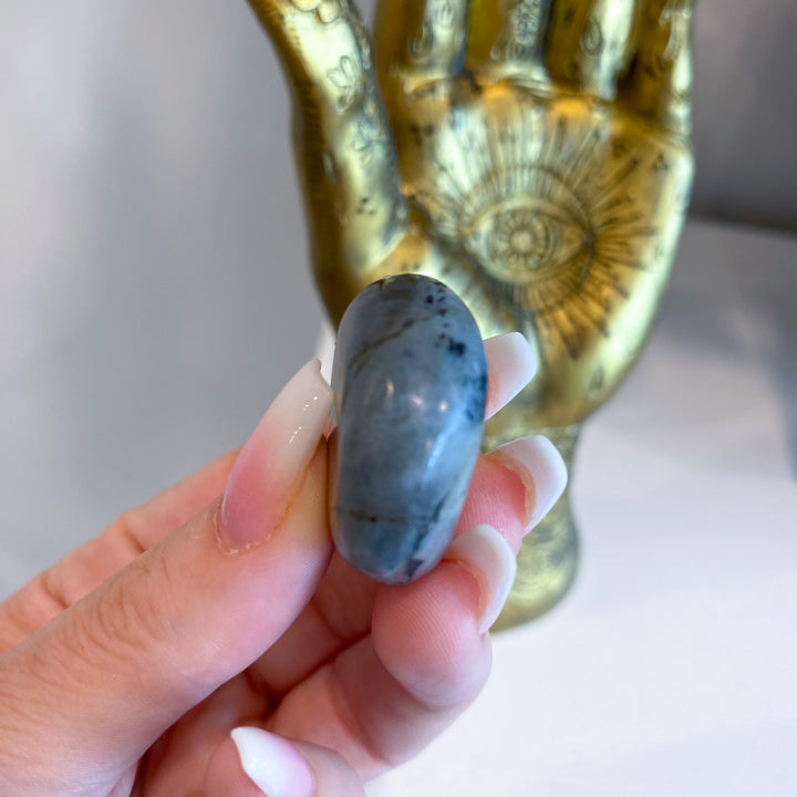 Flashy Sunset Labradorite Pebble Stone 