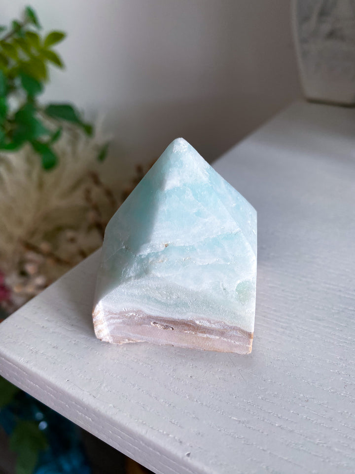 Caribbean Calcite Point Top Polish 