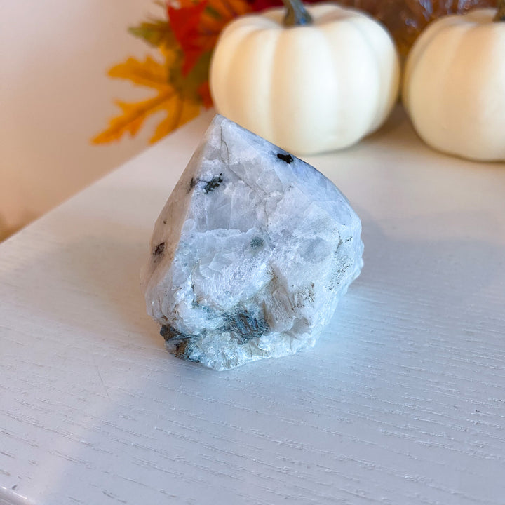 White Moonstone Top Polish Point 
