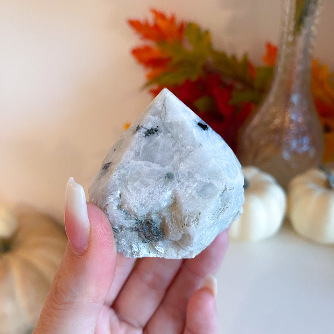 White Moonstone Top Polish Point 