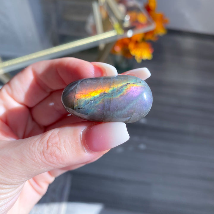 Small Flashy Sunset Labradorite Pebble Stone 