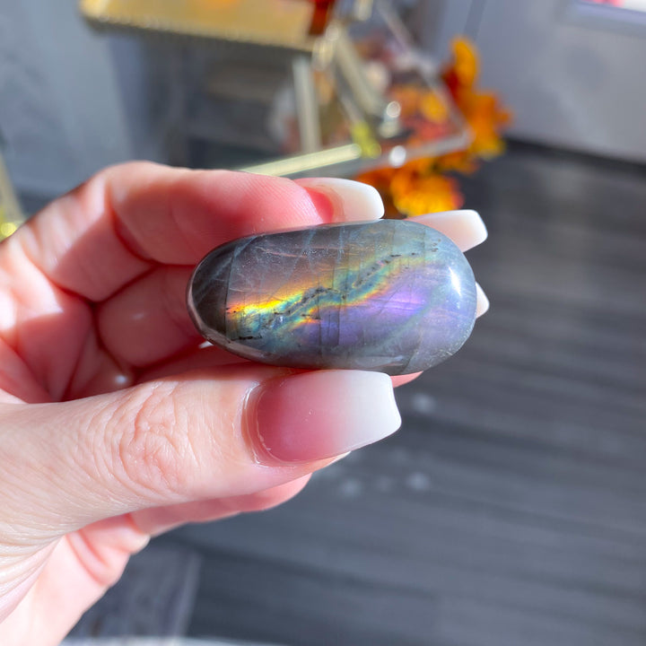 Small Flashy Sunset Labradorite Pebble Stone 