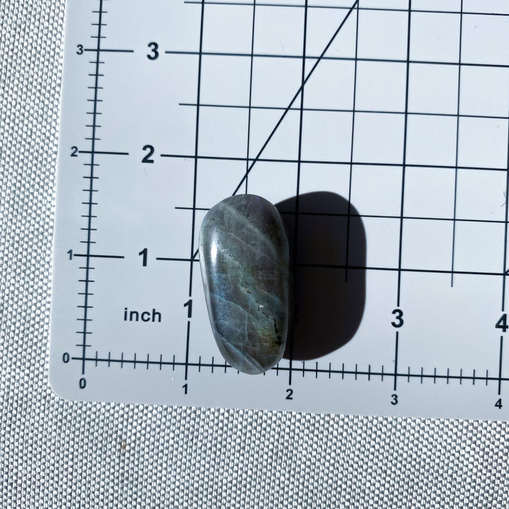 Small Flashy Sunset Labradorite Pebble Stone 