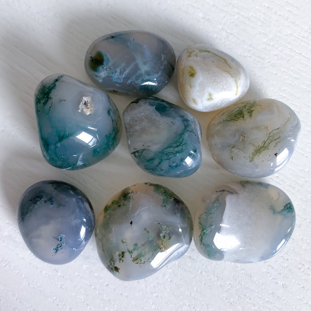 Moss Agate in Quartz Tumble