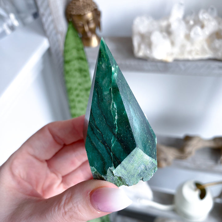ABUNDANCE: Bright Green Aventurine Top Polish Point