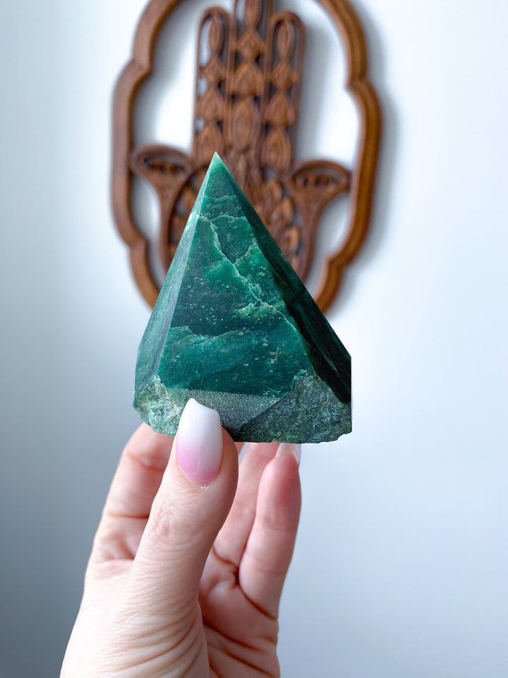 ABUNDANCE: Bright Green Aventurine Top Polish Point