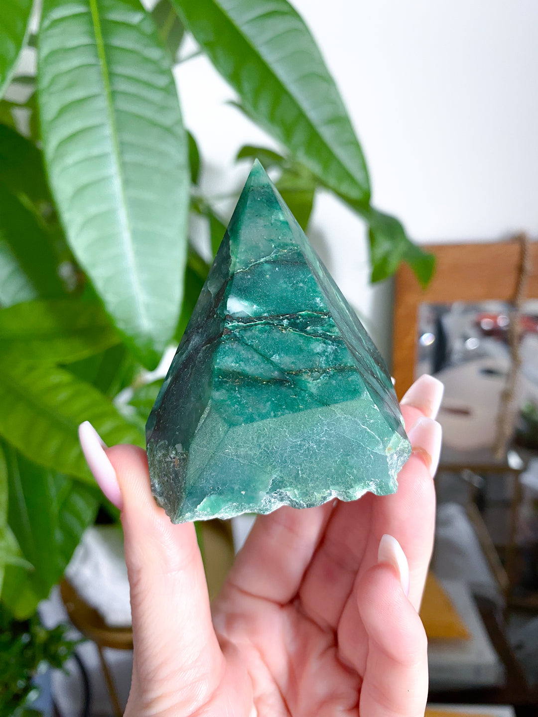 ABUNDANCE: Bright Green Aventurine Top Polish Point