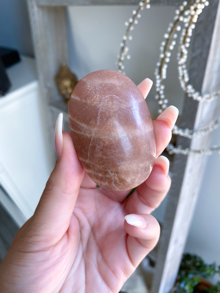 GLITTERY Sunstone Palm Stone