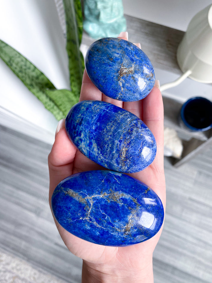 Good Quality Lapis Lazuli Palm Stone
