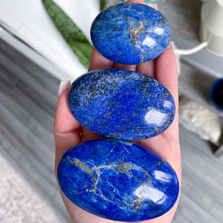 Good Quality Lapis Lazuli Palm Stone