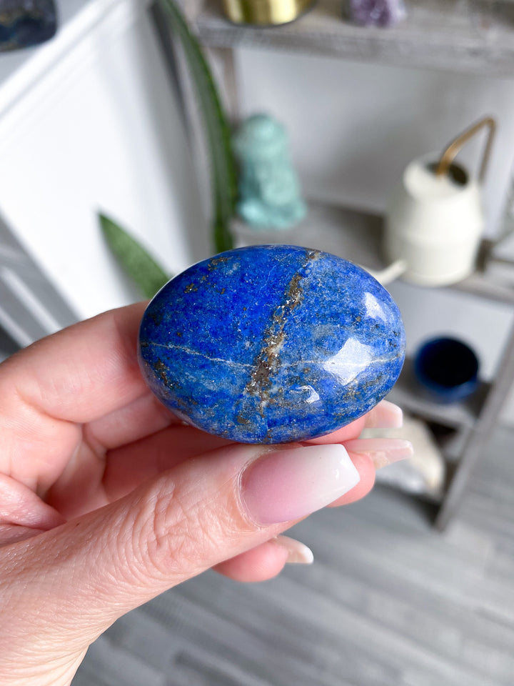 Good Quality Lapis Lazuli Palm Stone