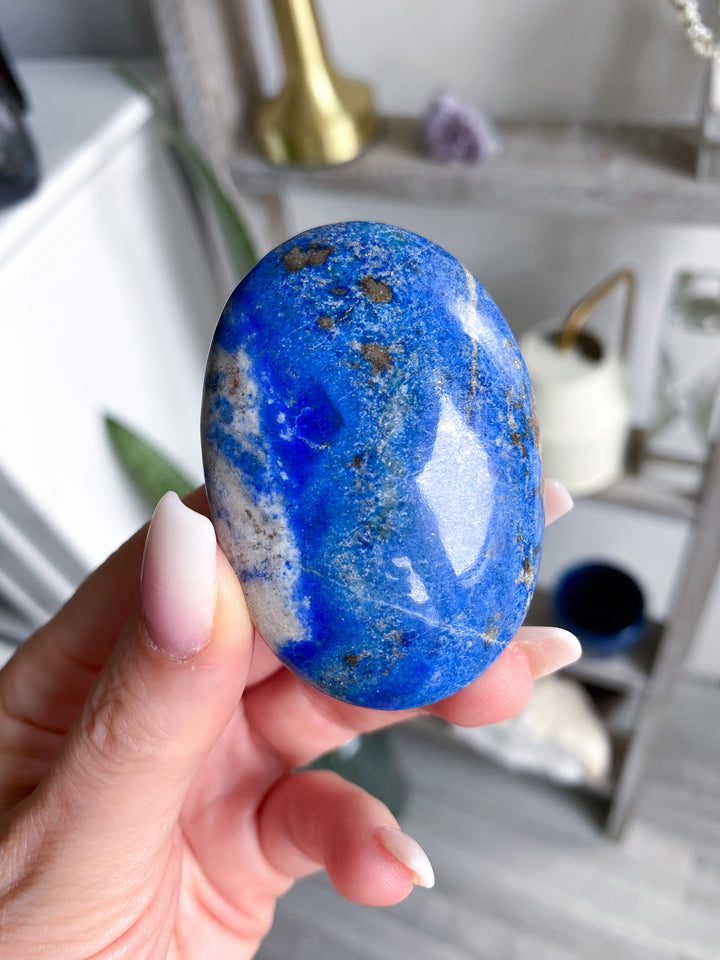 Good Quality Lapis Lazuli Palm Stone