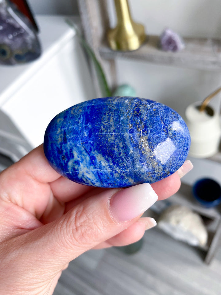 Good Quality Lapis Lazuli Palm Stone