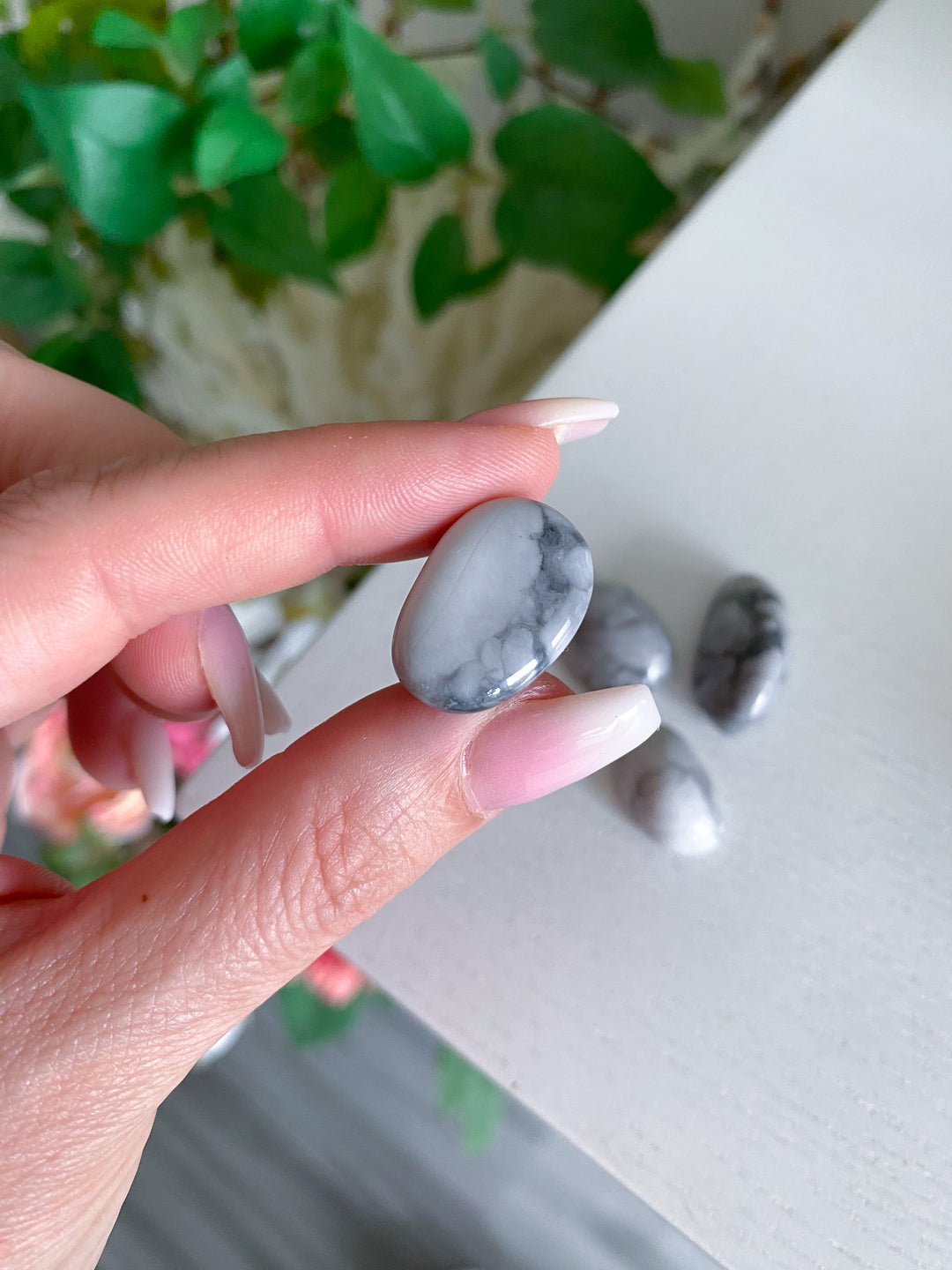 XS Gray Howlite Tumble