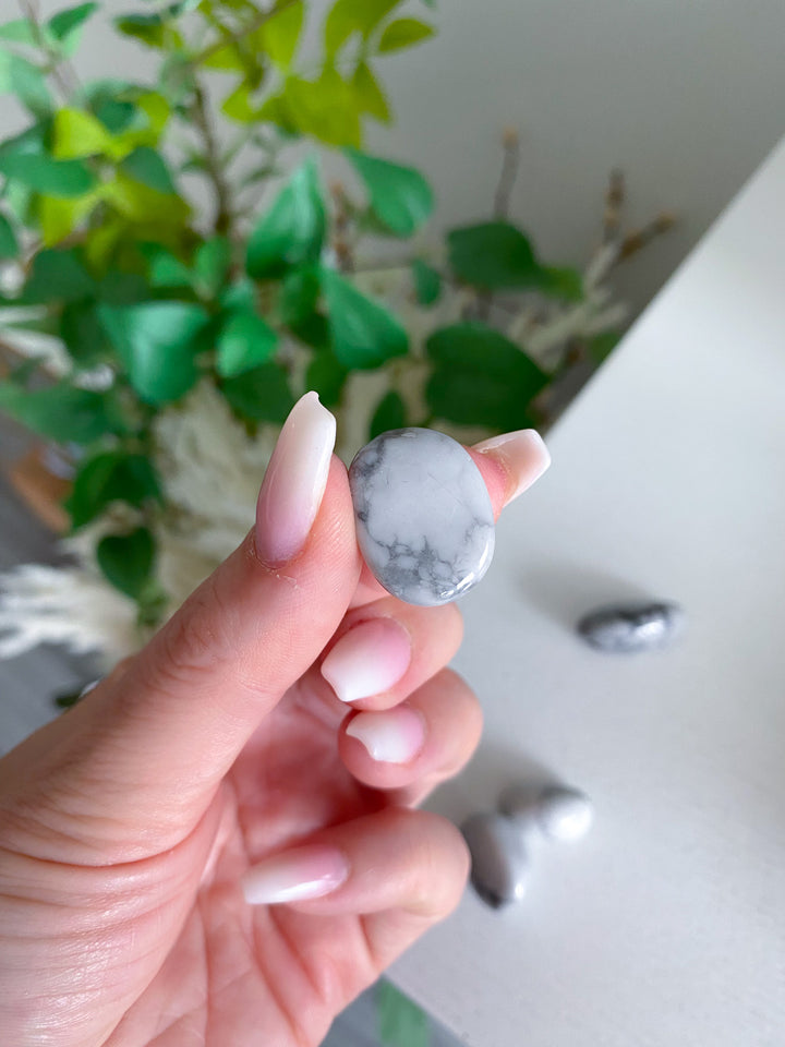 XS Gray Howlite Tumble