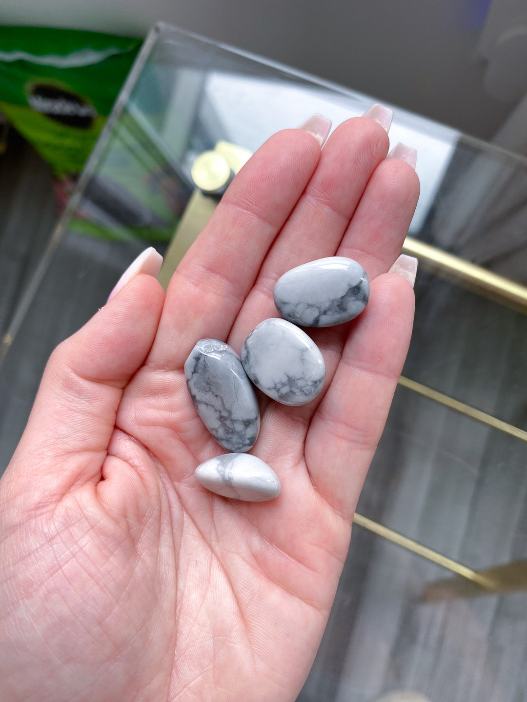 XS Gray Howlite Tumble