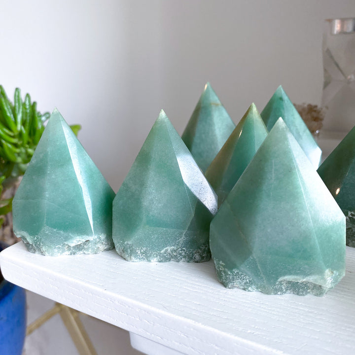 Apple Green Aventurine Top Polish Point