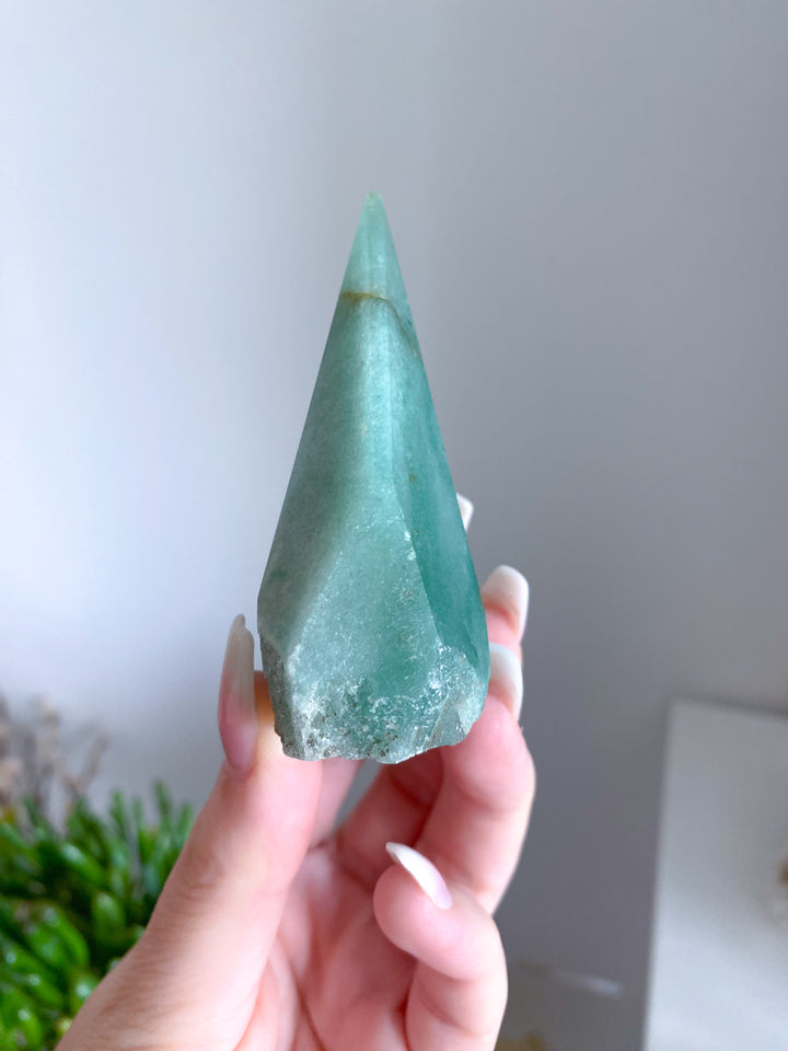 Apple Green Aventurine Top Polish Point