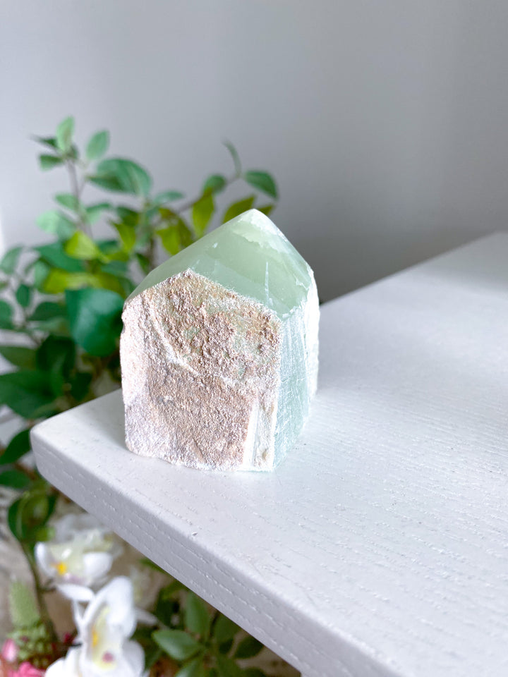 Green Calcite Top Polish Point 