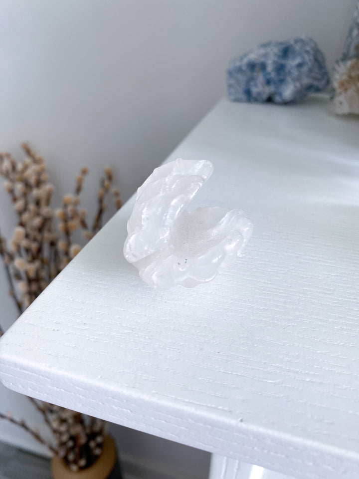 White Quartz Clam Shell #1