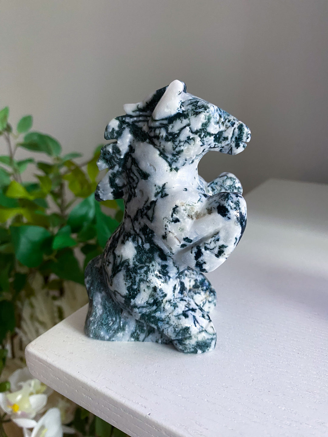 Large Inclusion Moss Agate Horse 