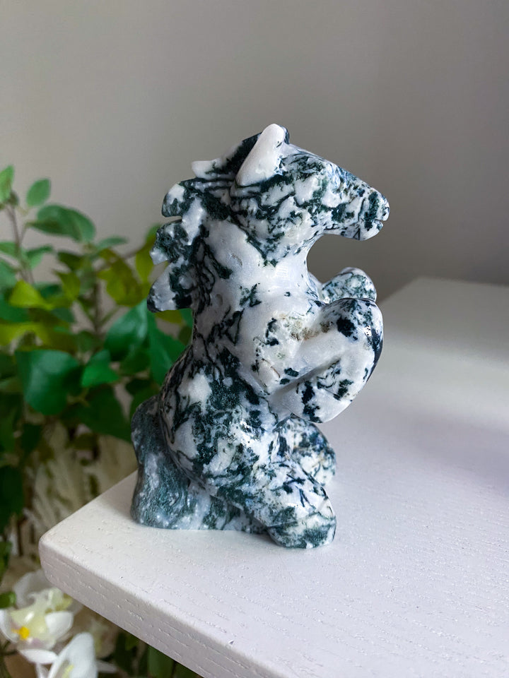 Large Inclusion Moss Agate Horse 