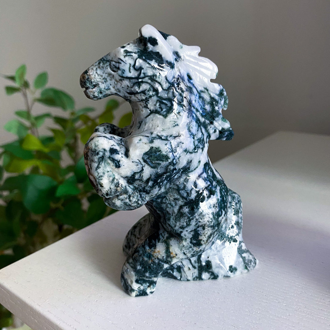 Large Inclusion Moss Agate Horse 