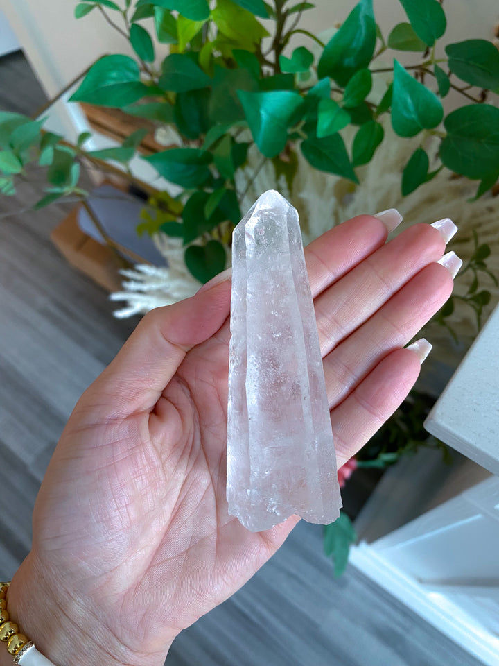 Standing Quartz Wand 