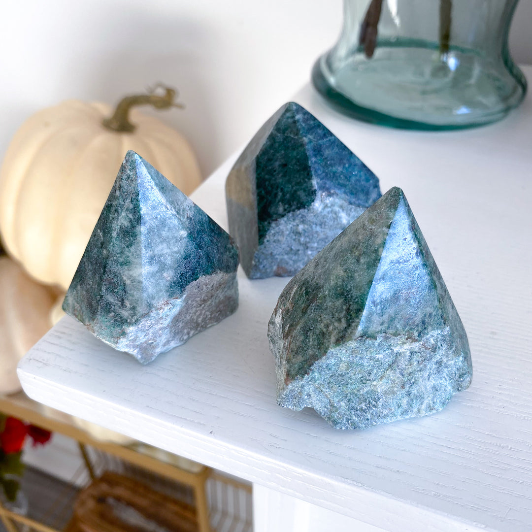 Uniquely Shaped Green Aventurine Top Polish Point