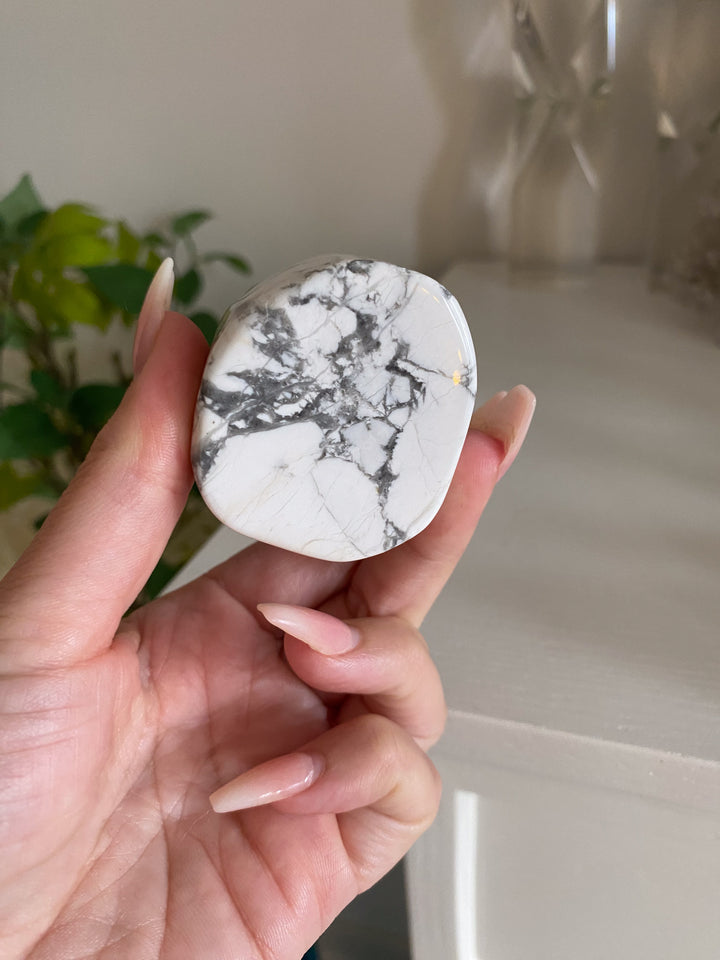 Howlite Freeform Stonehenge Shape