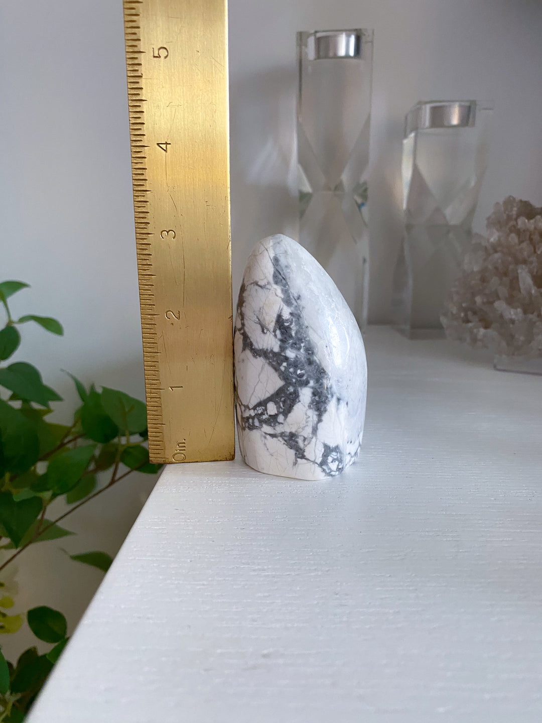 Howlite Freeform Stonehenge Shape