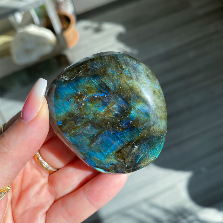 Round Flashy Labradorite Palm Stone 