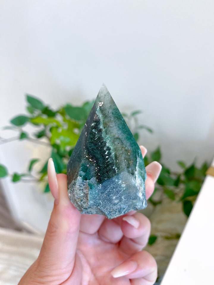 ABUNDANCE Green Aventurine Top Polish Point w/ Quartz - Health - Achievement - Success - Money - Remove Pain - Heart Chakra