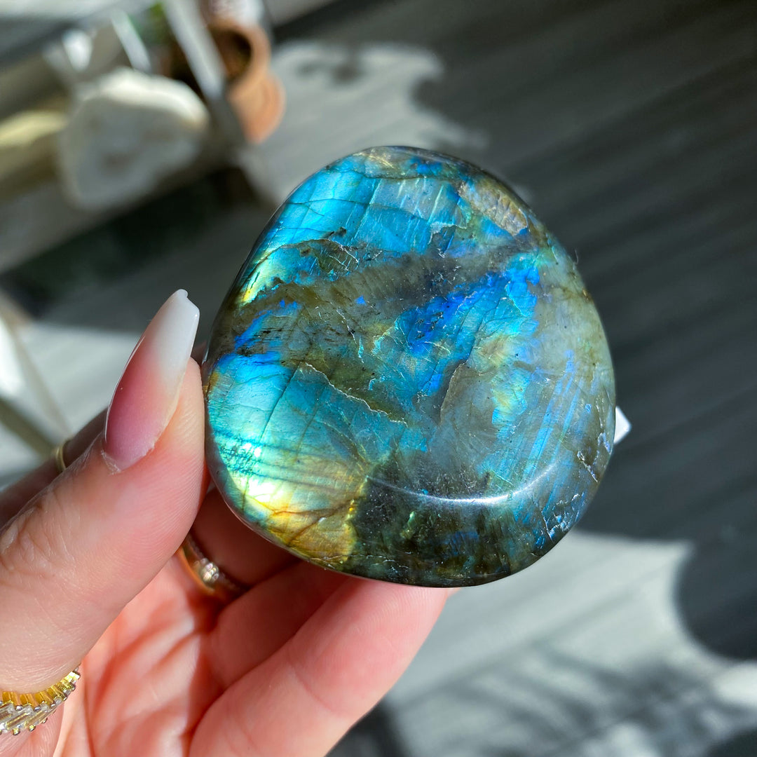 Round Flashy Labradorite Palm Stone 