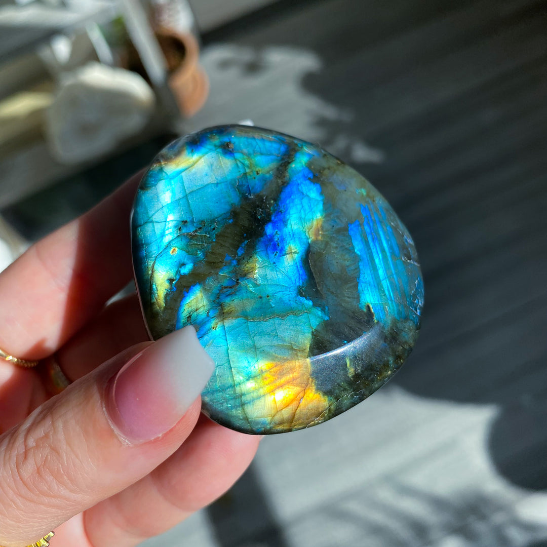 Round Flashy Labradorite Palm Stone 